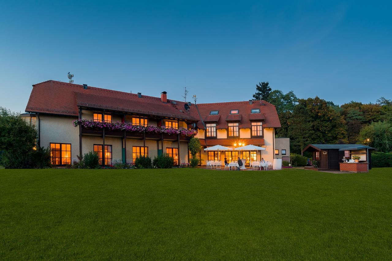 Krone Am Park - Gaestehaus Des Hotel Krone Альценау Екстер'єр фото
