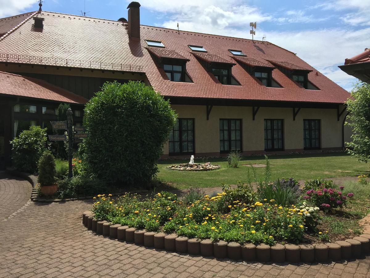 Krone Am Park - Gaestehaus Des Hotel Krone Альценау Екстер'єр фото