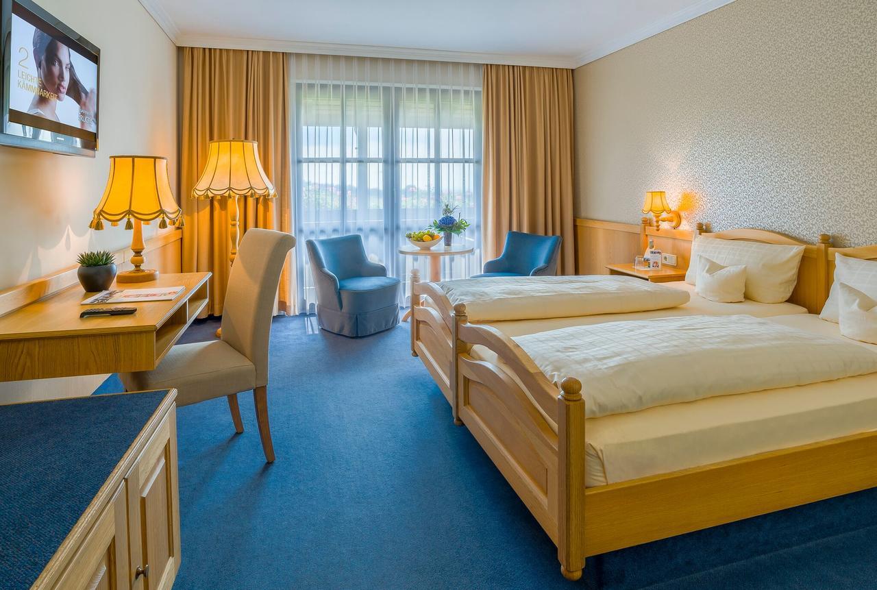 Krone Am Park - Gaestehaus Des Hotel Krone Альценау Екстер'єр фото